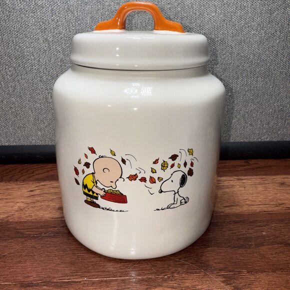 Peanuts/Snoopy- Rae Dunn- “ Be Giving”  Fall Kitchen Ceramic Canister - Picture 1 of 4